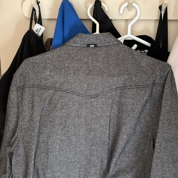 Vans button down shirt, size medium, branding behind collar and on front pocket - Picture 4 of 4